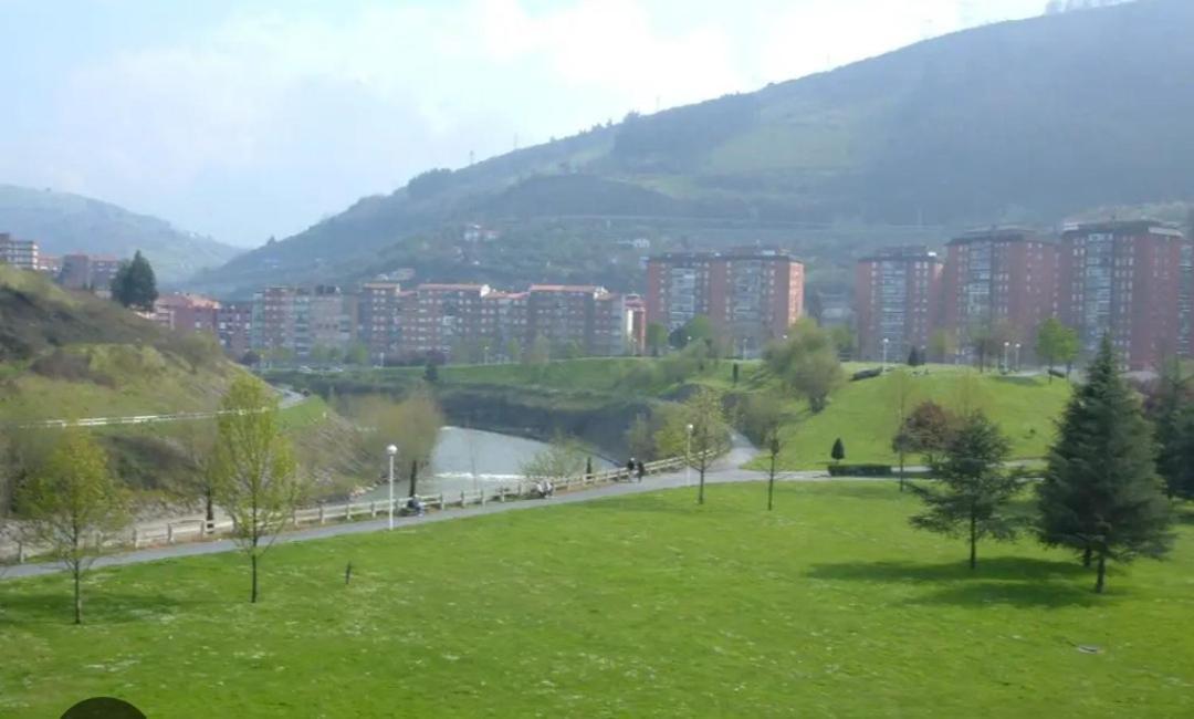 Bonito Apartamento En Zamakola Bilbau Exterior foto